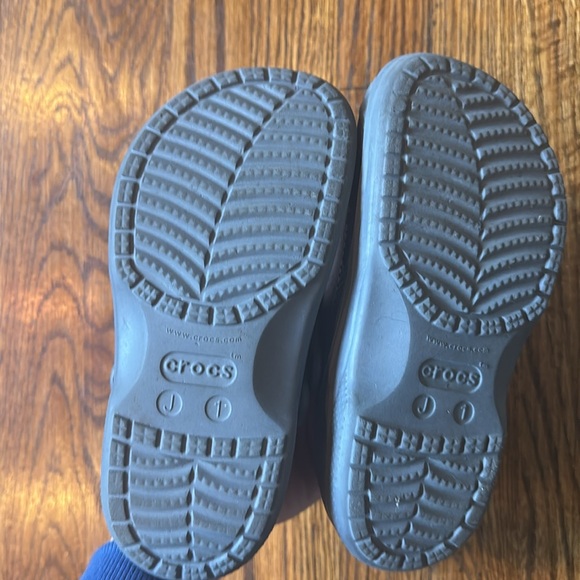 Crocs- Fur lined little kids - Picture 4 of 4